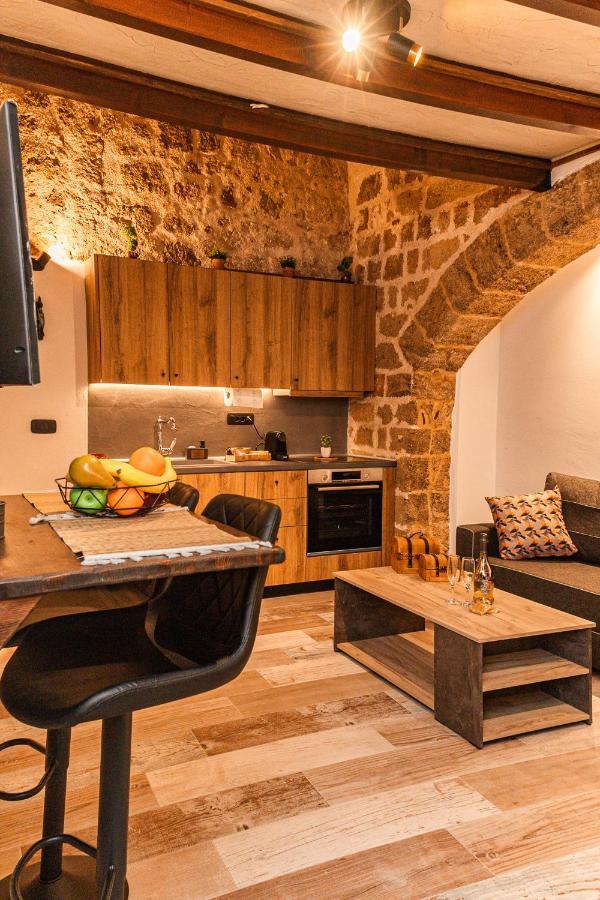 Inverno Medieval Apartment